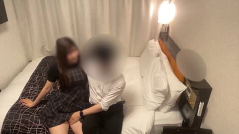 【有露脸】充满爱娇的F罩杯妹第二次！在外面用按摩棒＆偷偷地PLAY♡♡在房间里也用无套鸡巴多次高潮！！【前篇】No.394 FC2-PPV-4798019